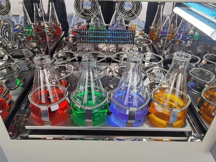Small Cell Culture Incubator